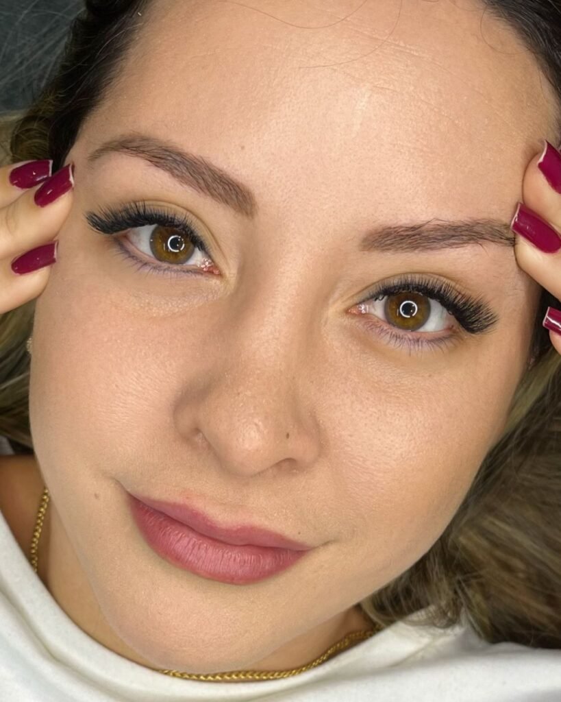 Extensão de Cílios Fox Eyes em Hortolândia